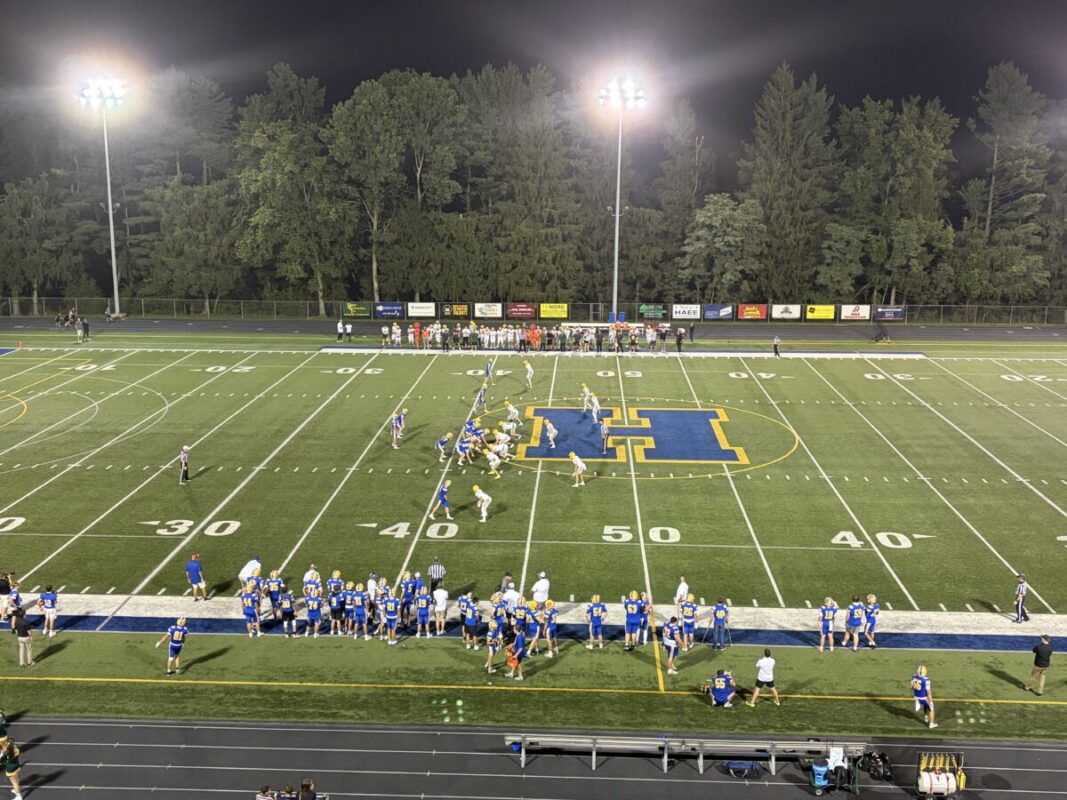 Hampton wins “Mayhem on Middle”; Defeat Deer Lakes 26-13