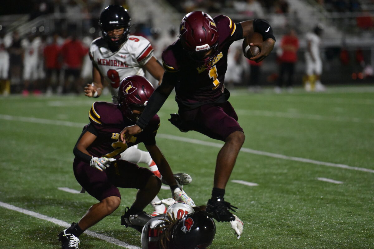 Dawaun Moody Scores 6 Times, Liberty Routs Memorial, 45-2