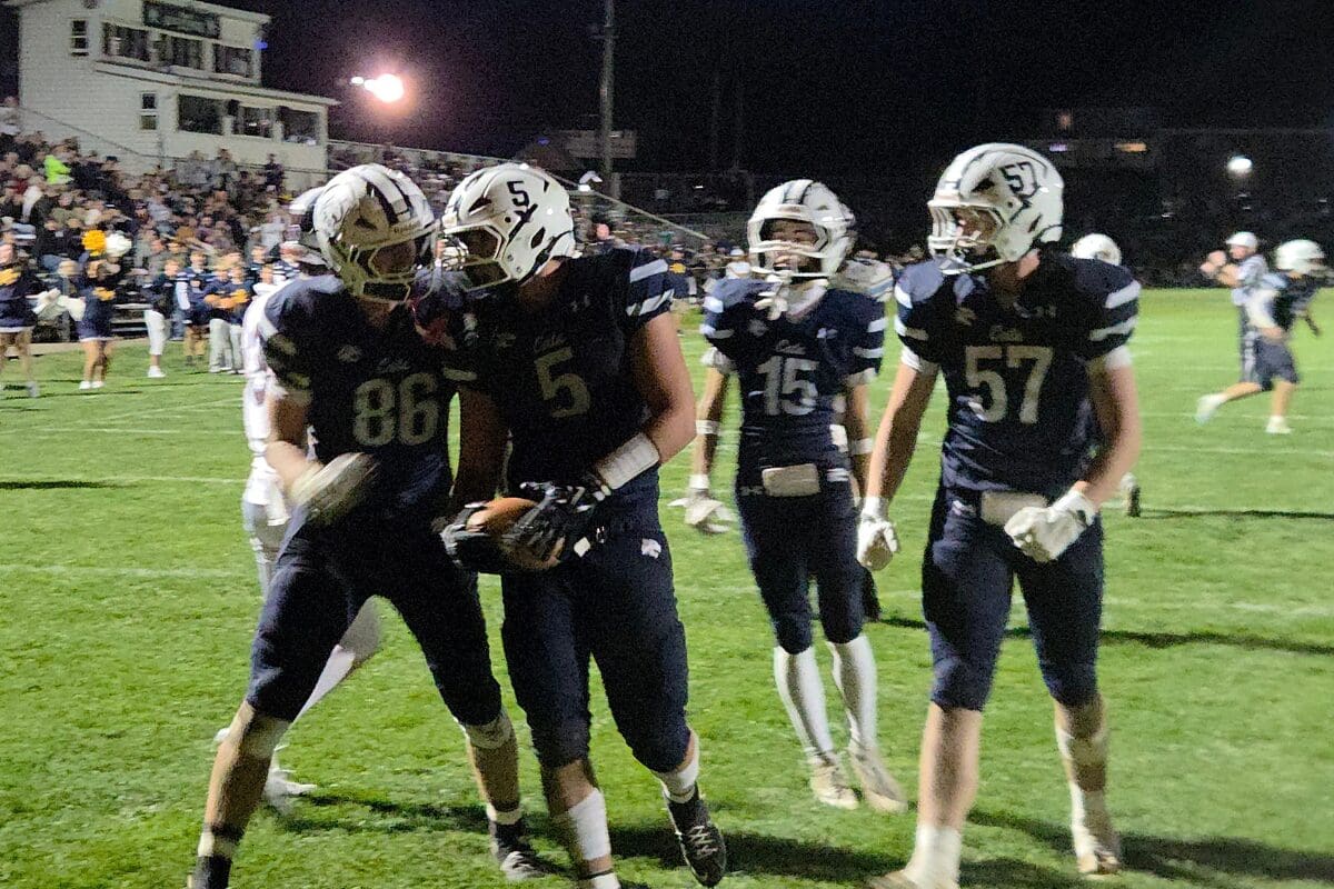 Mifflinburg Rides Three Touchdown Night From Landon Moser To 32-27 Victory Over Loyalsock