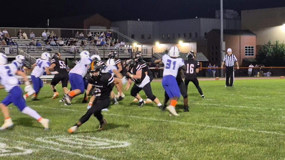 Mid Valley beats Tunkhannock 28-13 with help from Adam Pezanowski