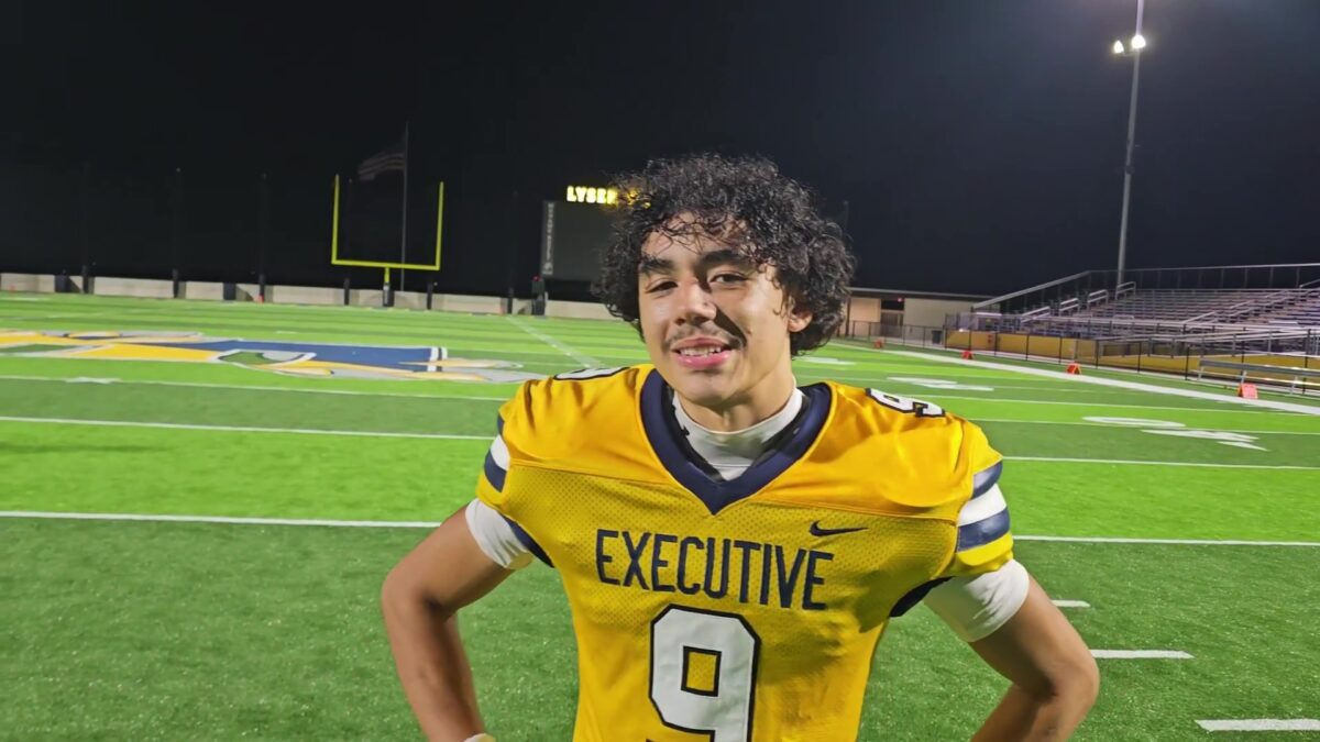 Executive Routs Griffins in Lysek Field Opener; Whitsitt Accounts for 6 Touchdowns