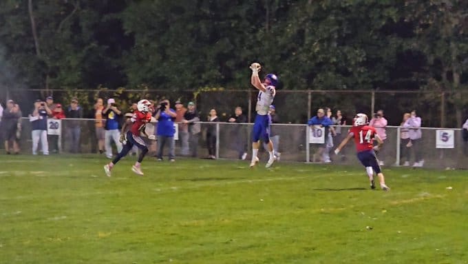 Late rally by Riverside Vikings comes up short in battle of unbeatens