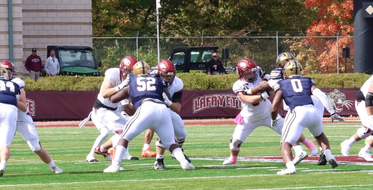 The St Joes Prep Hawks beats the La Salle Explorers