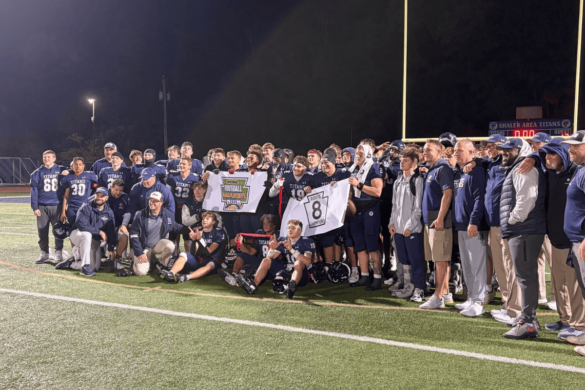 Shaler clinches playoffs & ‘Route 8 Rivalry’; beat Hampton 16-12.